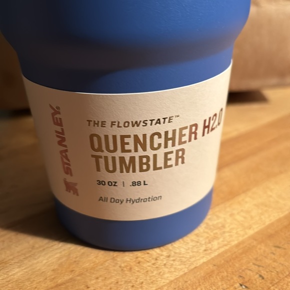 Stanley cup 30oz - Picture 2 of 5